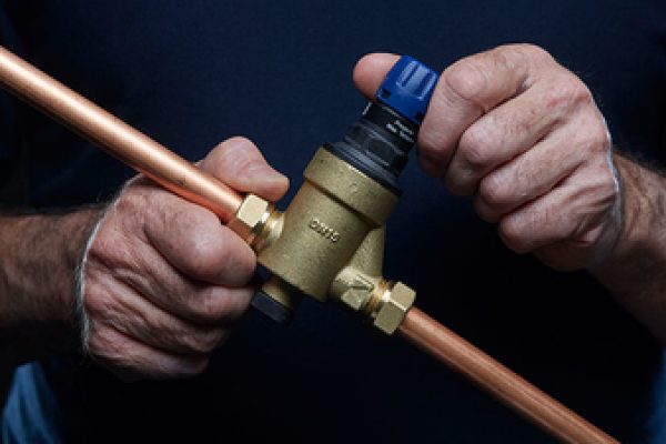 man_holding_312_compact_prv_valve